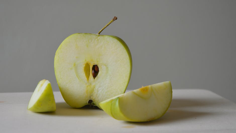 Health Benefits of Apples for Your Husky