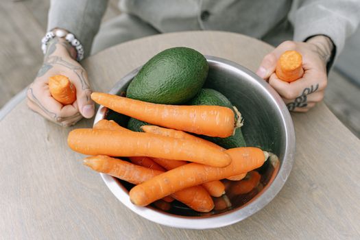 Can Huskies Eat Carrots? Benefits & Safety Tips
