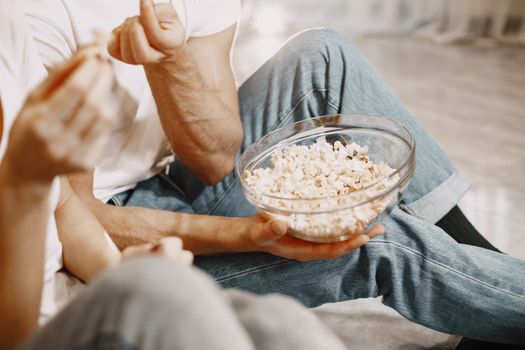 Can Huskies Eat Popcorn? Safe Tips & Risks