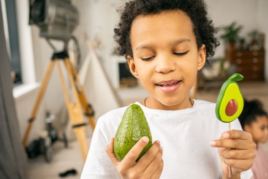 Can Huskies Eat Avocado? Risks & Safe Alternatives